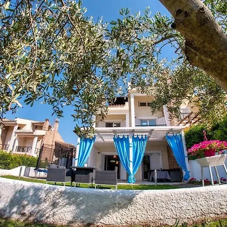 Sanirelaxvilla3 With Private Swimming Pool Villa